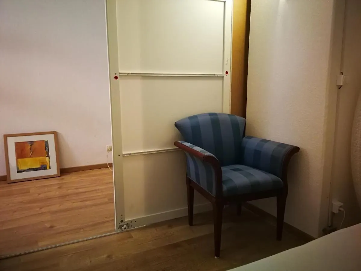 Apt Next To Nuremberg Central-Station, Fair 10Min 0*,